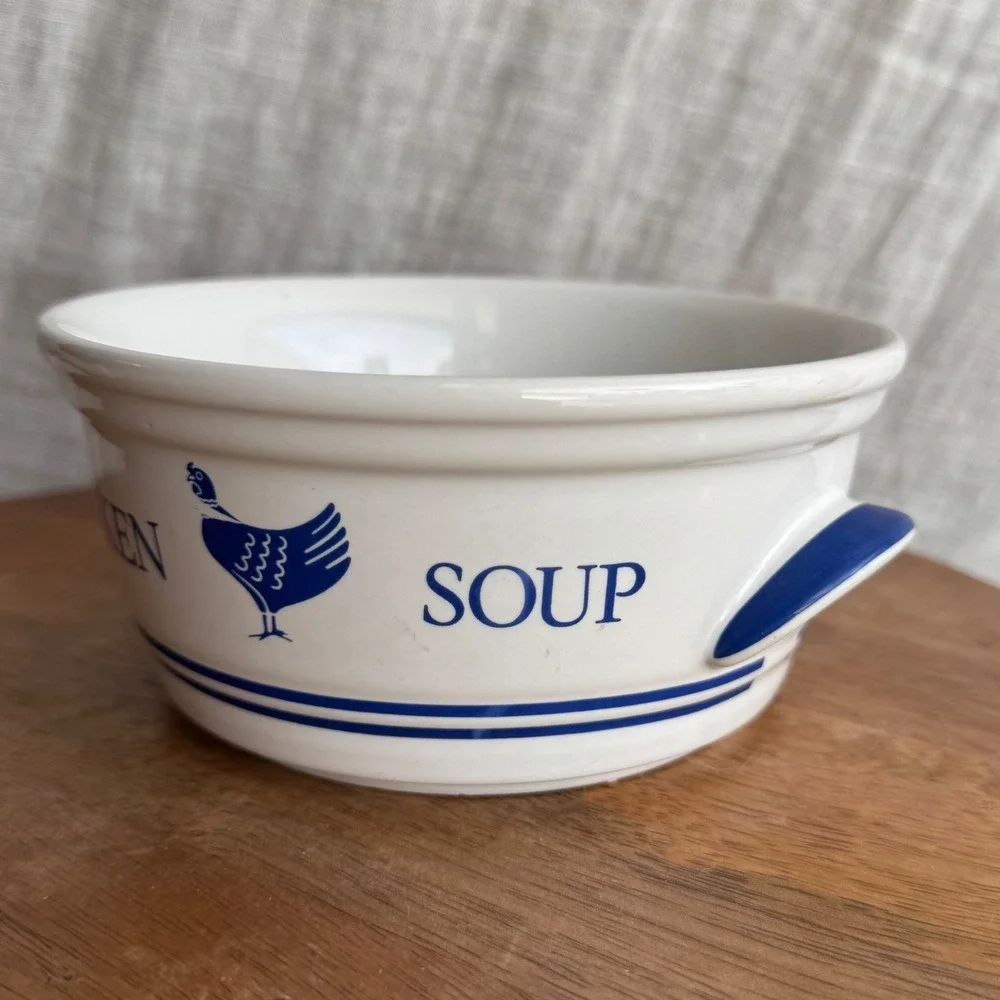 Vintage 1985 FTDA Chicken Soup Bowl with‎ Handles Blue White Ceramic Farmhouse